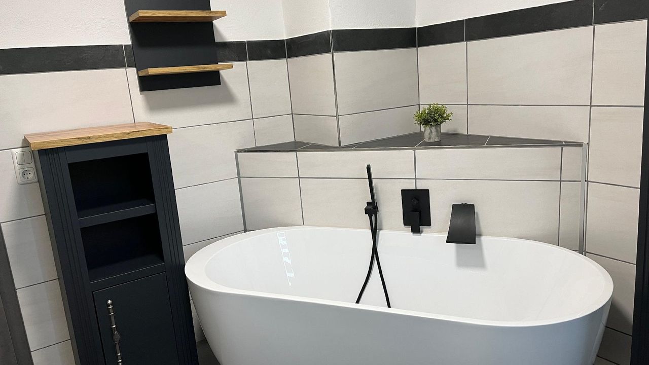 BADEZIMMER BADEZIMMER